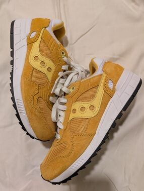 Saucony Shadow 5000 Sneakers - Mustard Yellow Suede & Mesh Sneakers 6 6W